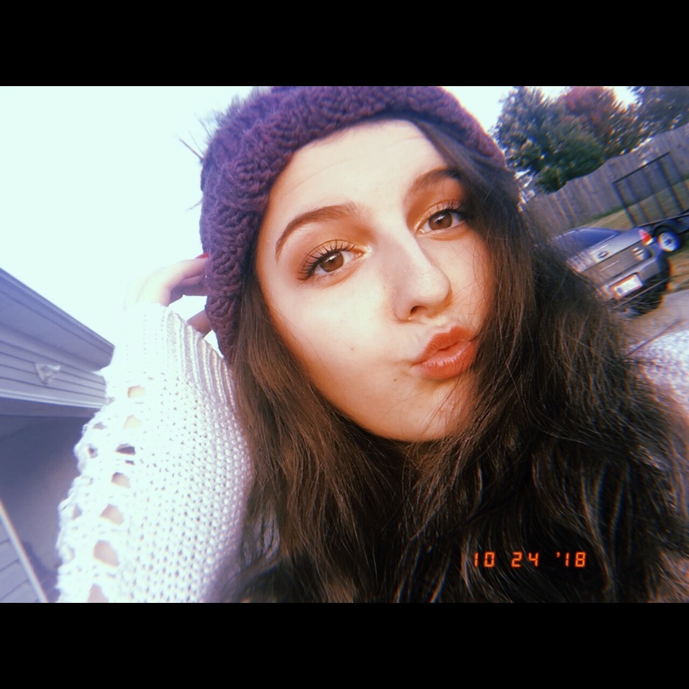 Meet your Posher, Alayna